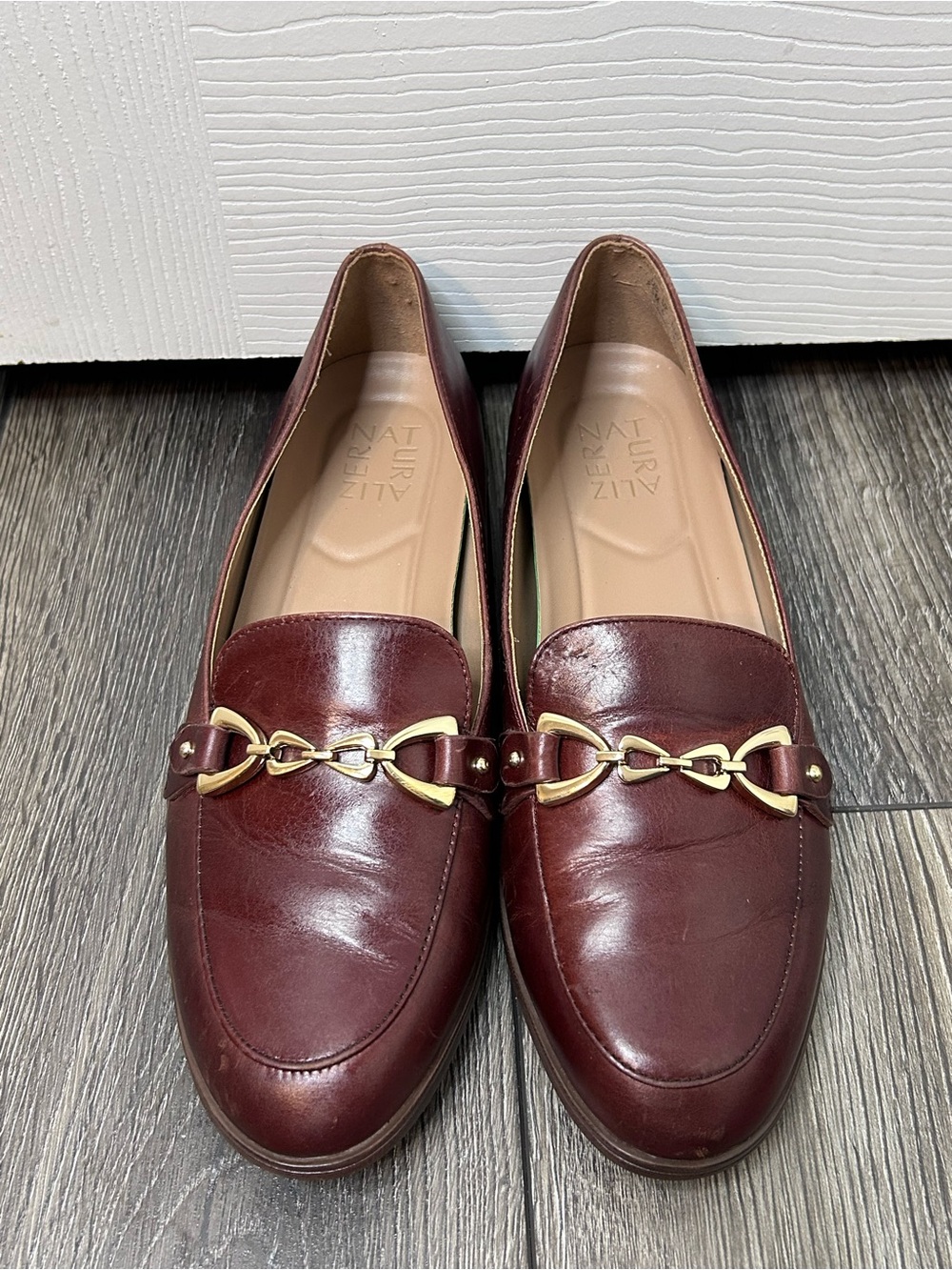 Naturalizer Burgundy Leather Loafers Gold Bit Detail Comfort Flats Size 8.5 - Picture 2 of 13